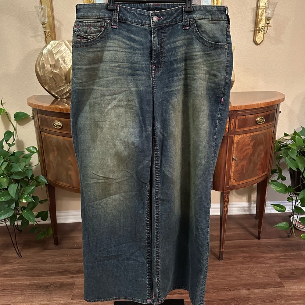 True Religion Men's Bobbi Baggy Big T Jeans Blue Pink Stitch
